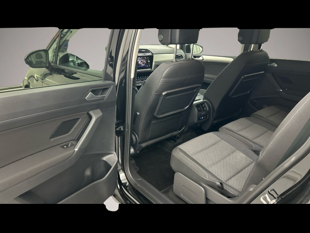 Volkswagen Touran (12/2025, Benzin)