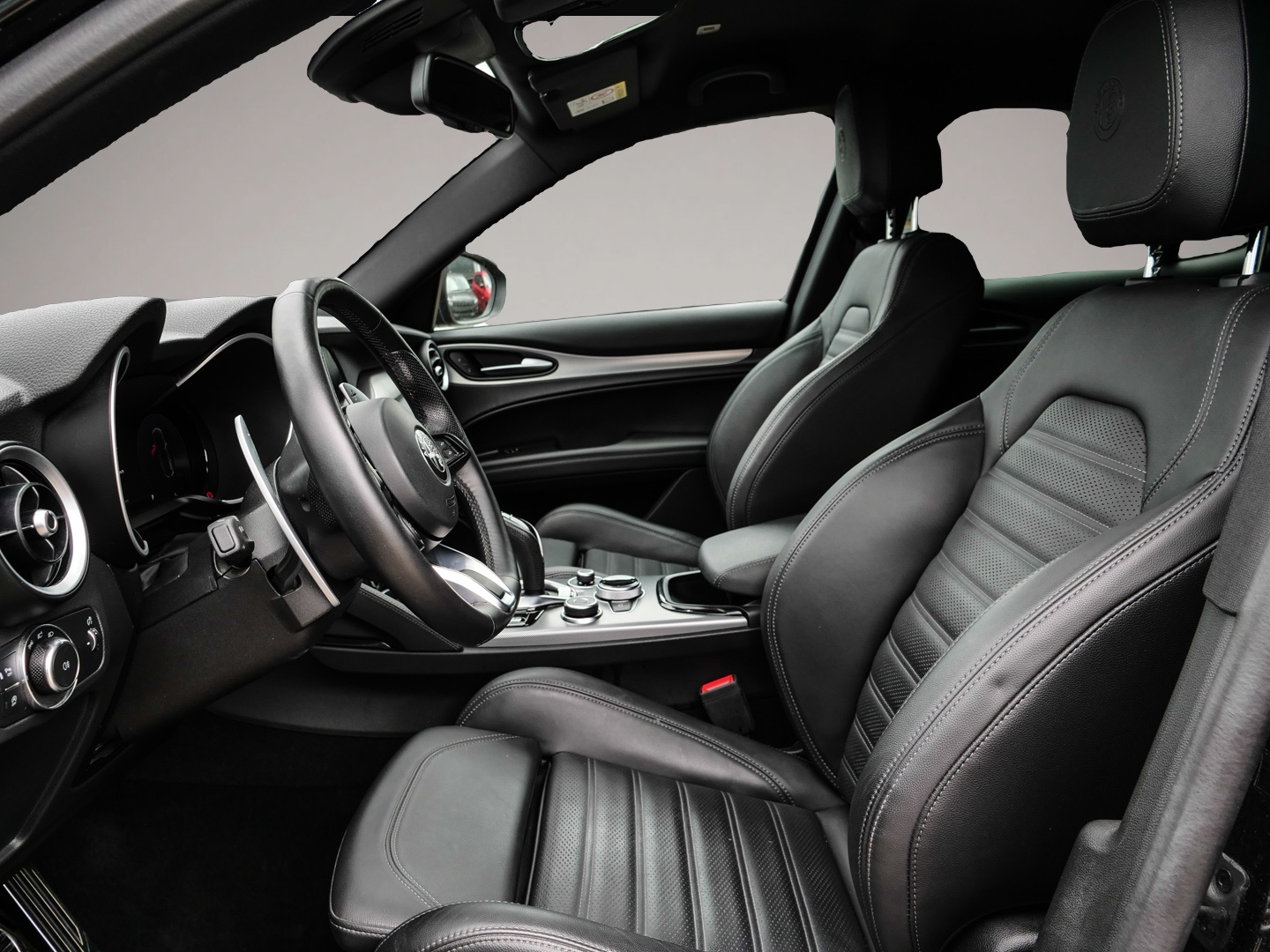 Alfa-Romeo Stelvio (07/2024, Benzin)
