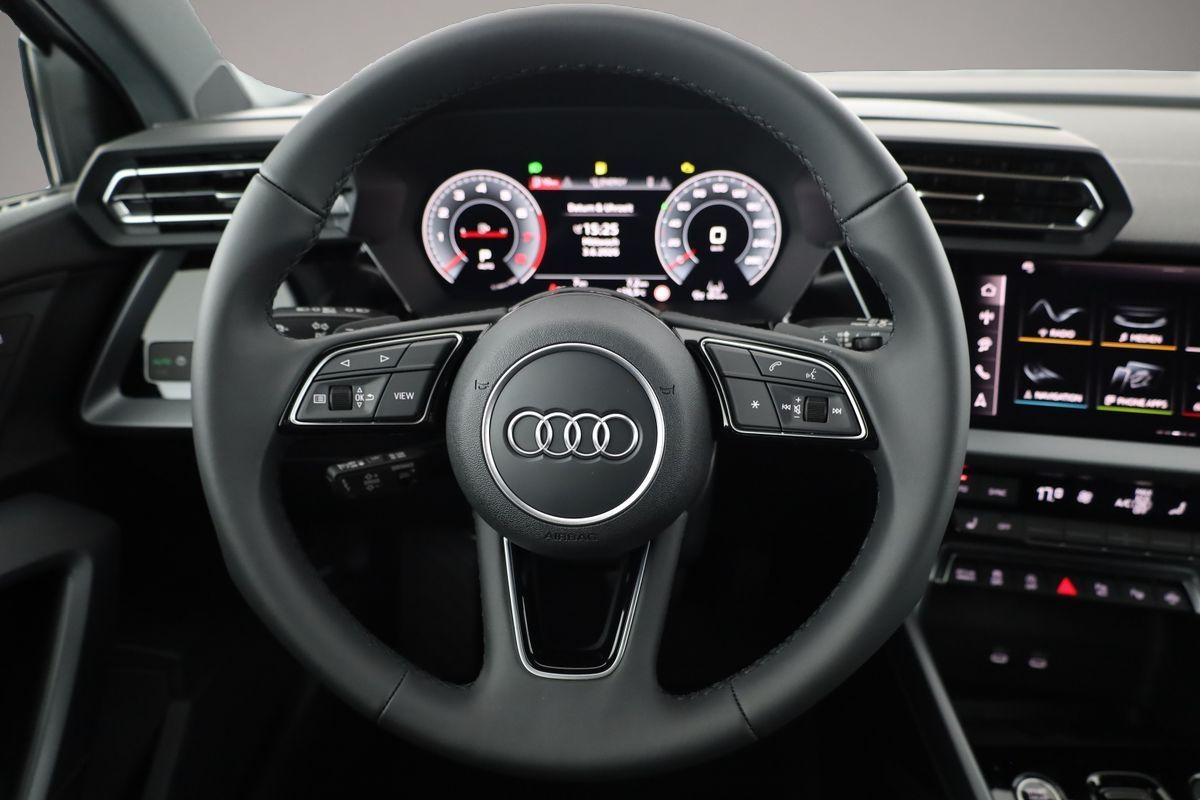 Audi quattro (04/2026, Benzin)
