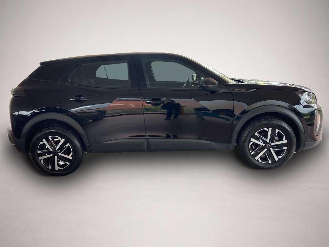 Peugeot 2008 (02/2025, Benzin)