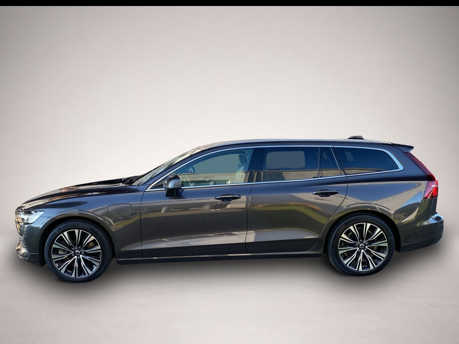 Volvo V60 (12/2022, Hybrid (Benzin/Elektro))