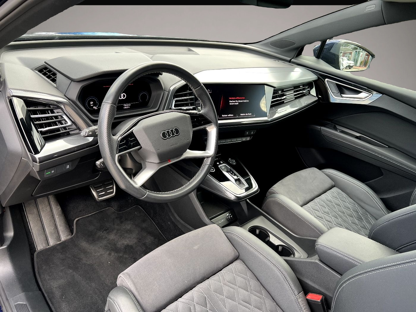 Audi Q4 e-tron (09/2022, ELECTRIC)