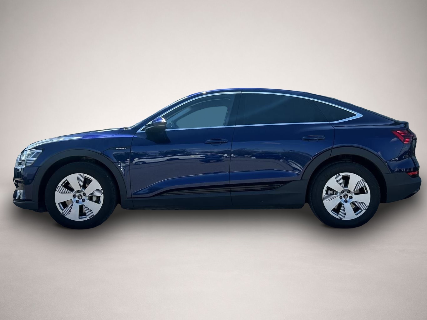 Audi e-tron (01/2023, ELECTRIC)