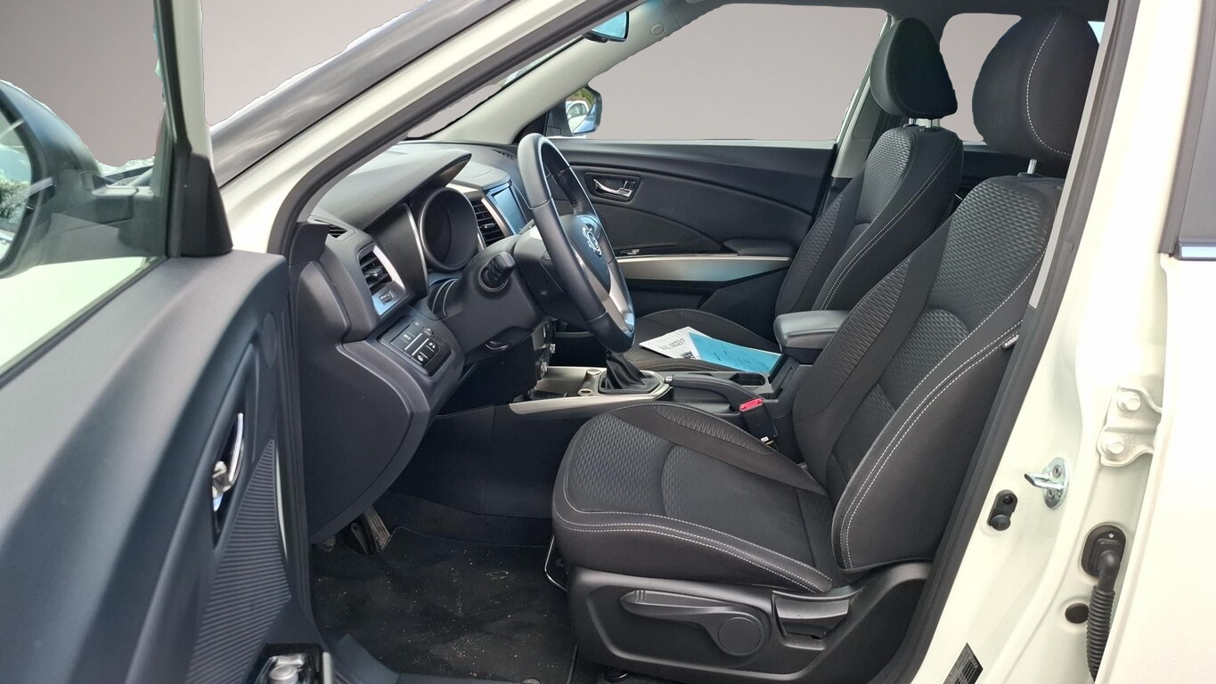 Ssangyong Tivoli (03/2017, )