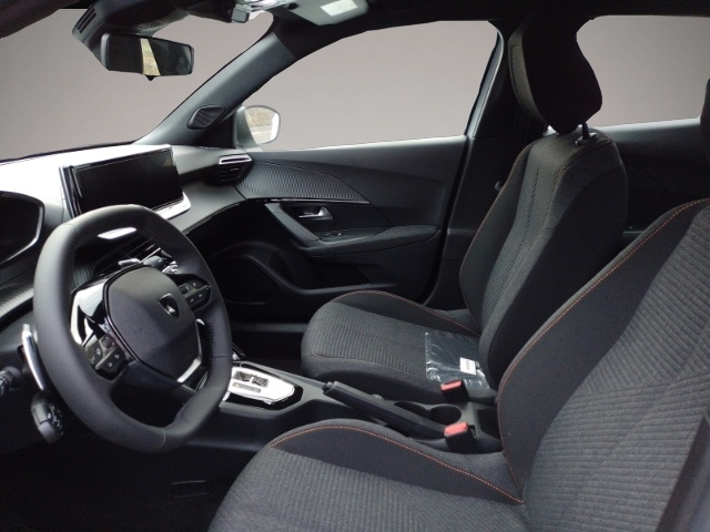 Peugeot 2008 (12/2025, Benzin)