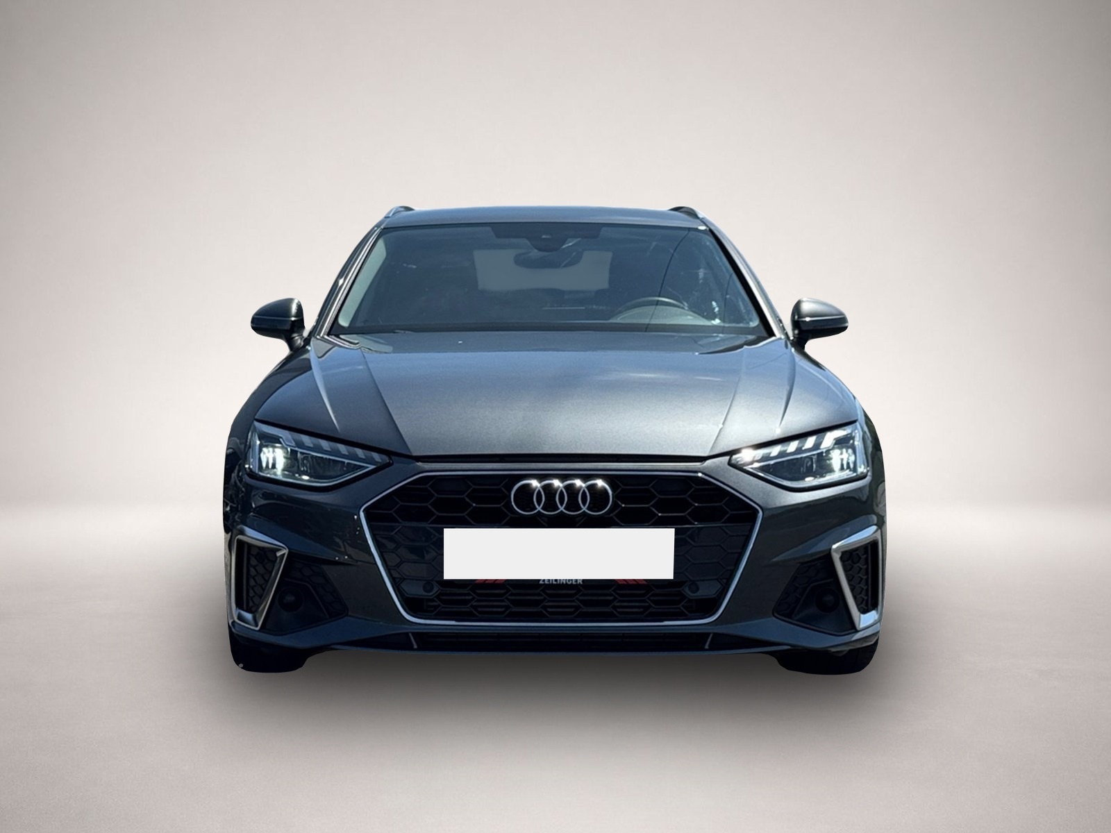 Audi A4 (08/2023, Benzin)