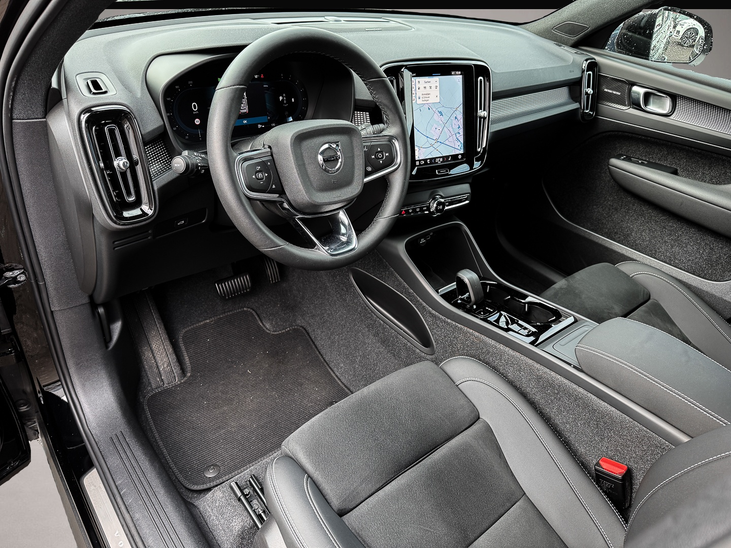 Volvo XC40 (12/2023, Benzin)