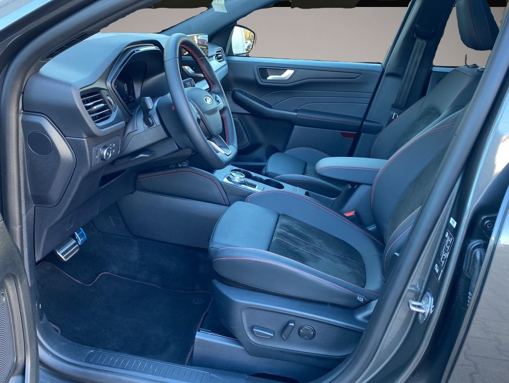 Ford Kuga (06/2025, Benzin)