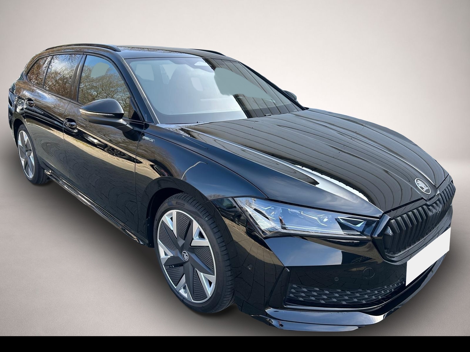 Skoda Superb (03/2026, Benzin)