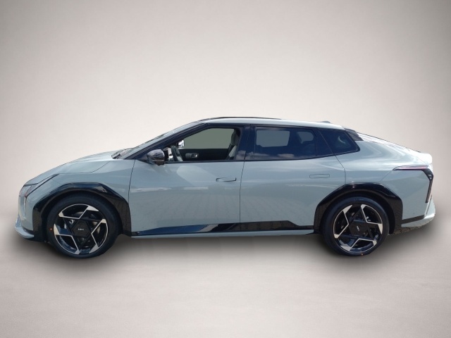 KIA EV4 (11/2025, ELECTRIC)