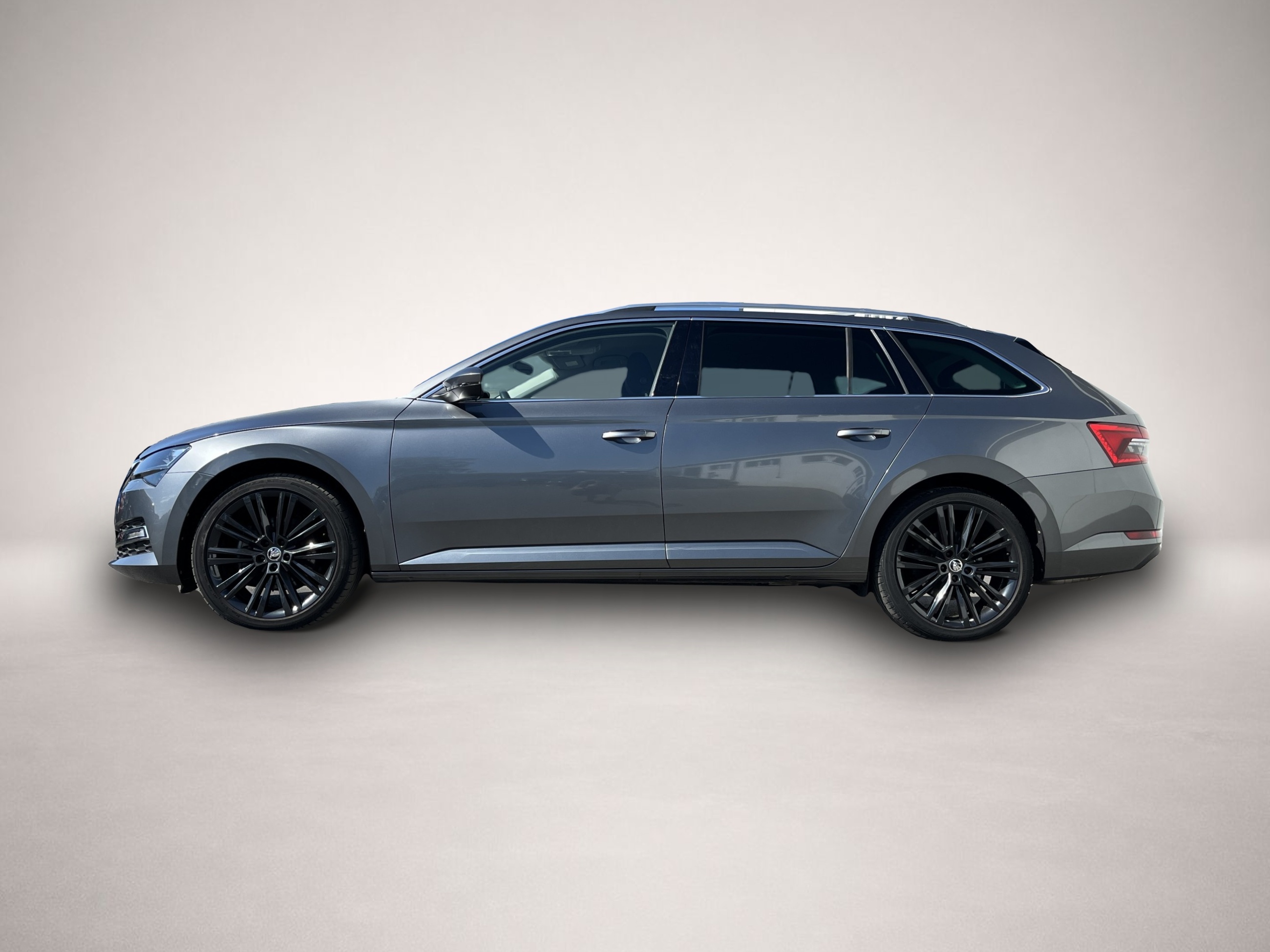 Skoda Superb (04/2024, Benzin)