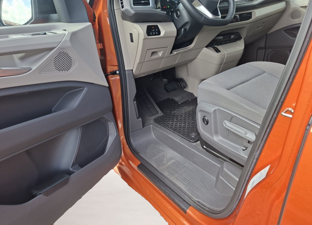 Volkswagen T7 Multivan (07/2022, Benzin)