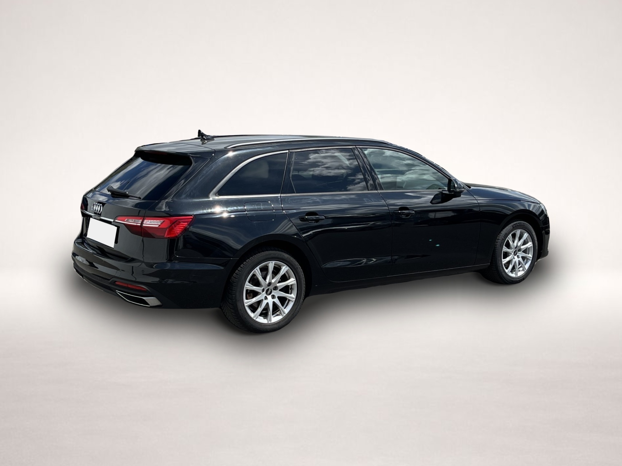 Audi A4 (09/2022, Benzin)