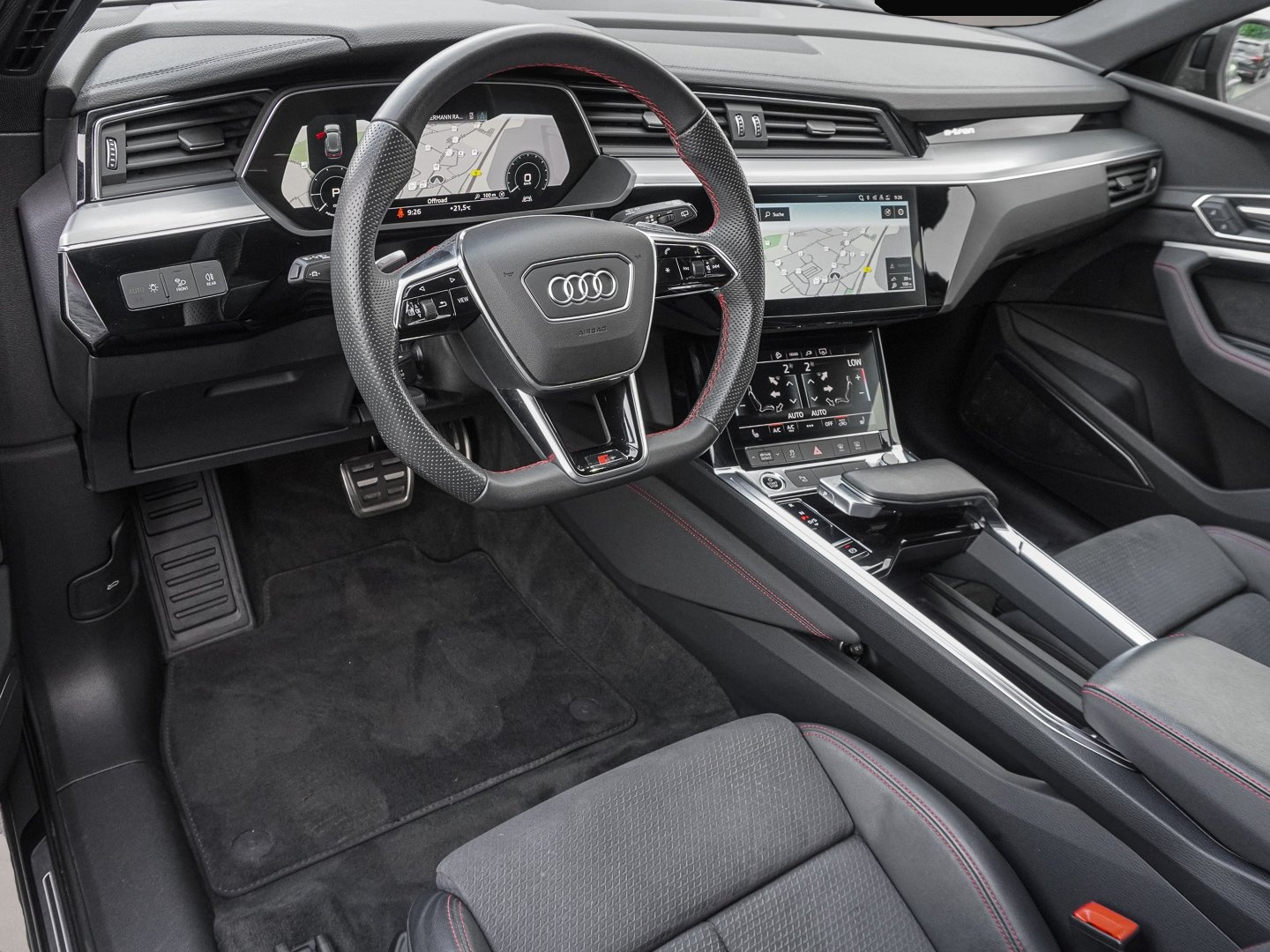 Audi Q8 e-tron (06/2023, ELECTRIC)