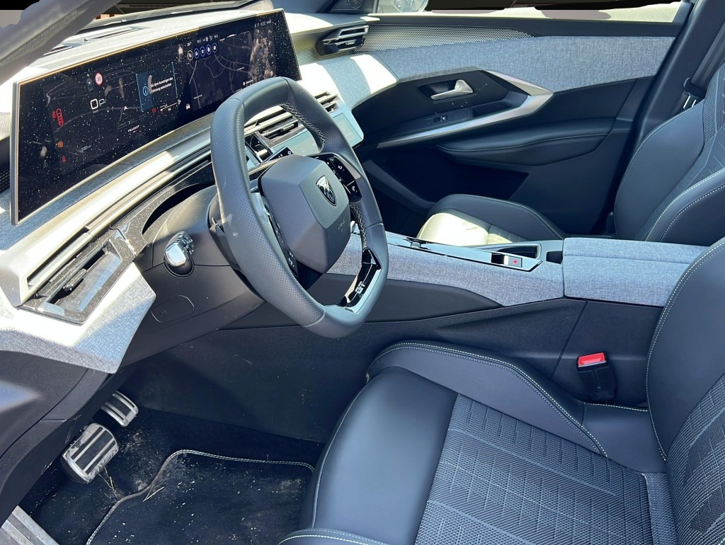 Peugeot 5008 (06/2025, Benzin)