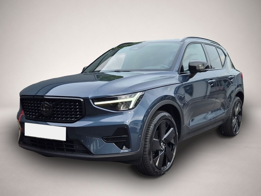 Volvo XC40 (10/2025, Benzin)