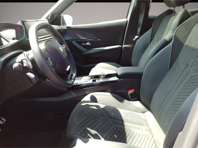 Peugeot 2008 (04/2025, Benzin)