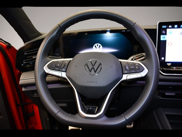 Volkswagen Tiguan (10/2025, )