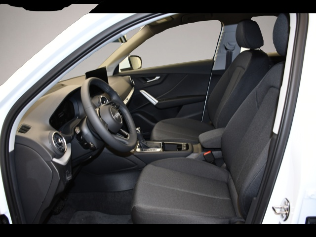 Audi Q2 (12/2025, Benzin)