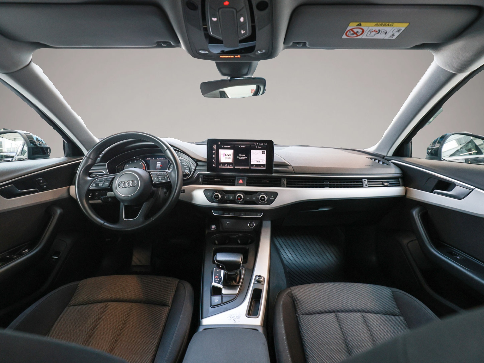 Audi A4 (05/2022, Benzin)