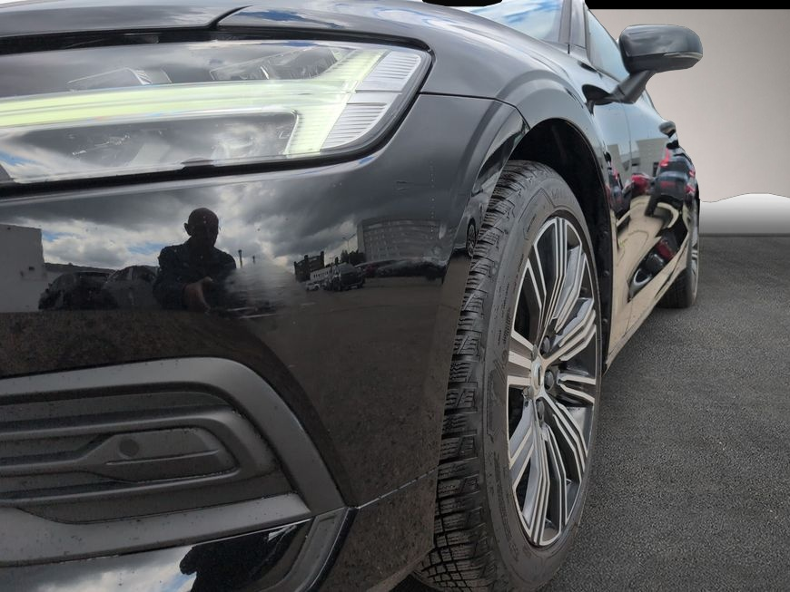 Volvo V60 (10/2025, Benzin)