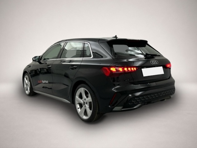 Audi A3 (10/2025, Benzin)