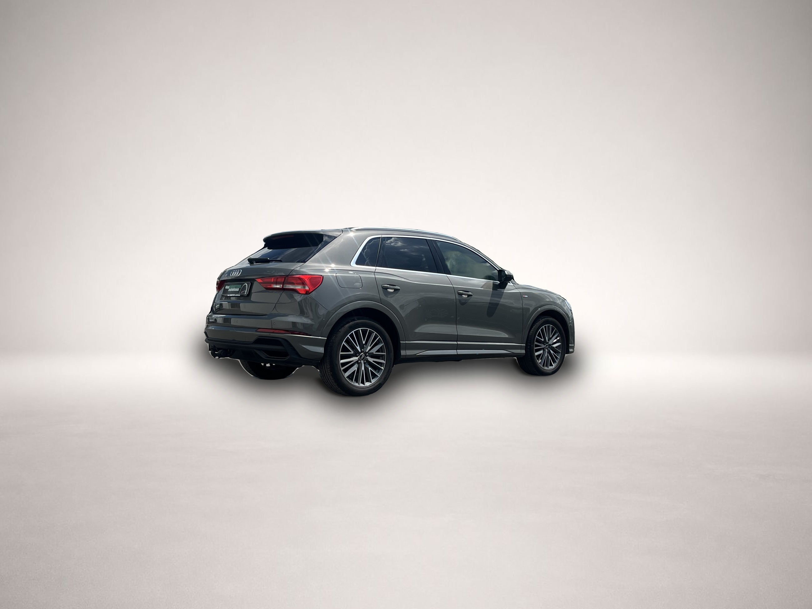 Audi Q3 (03/2023, Benzin)