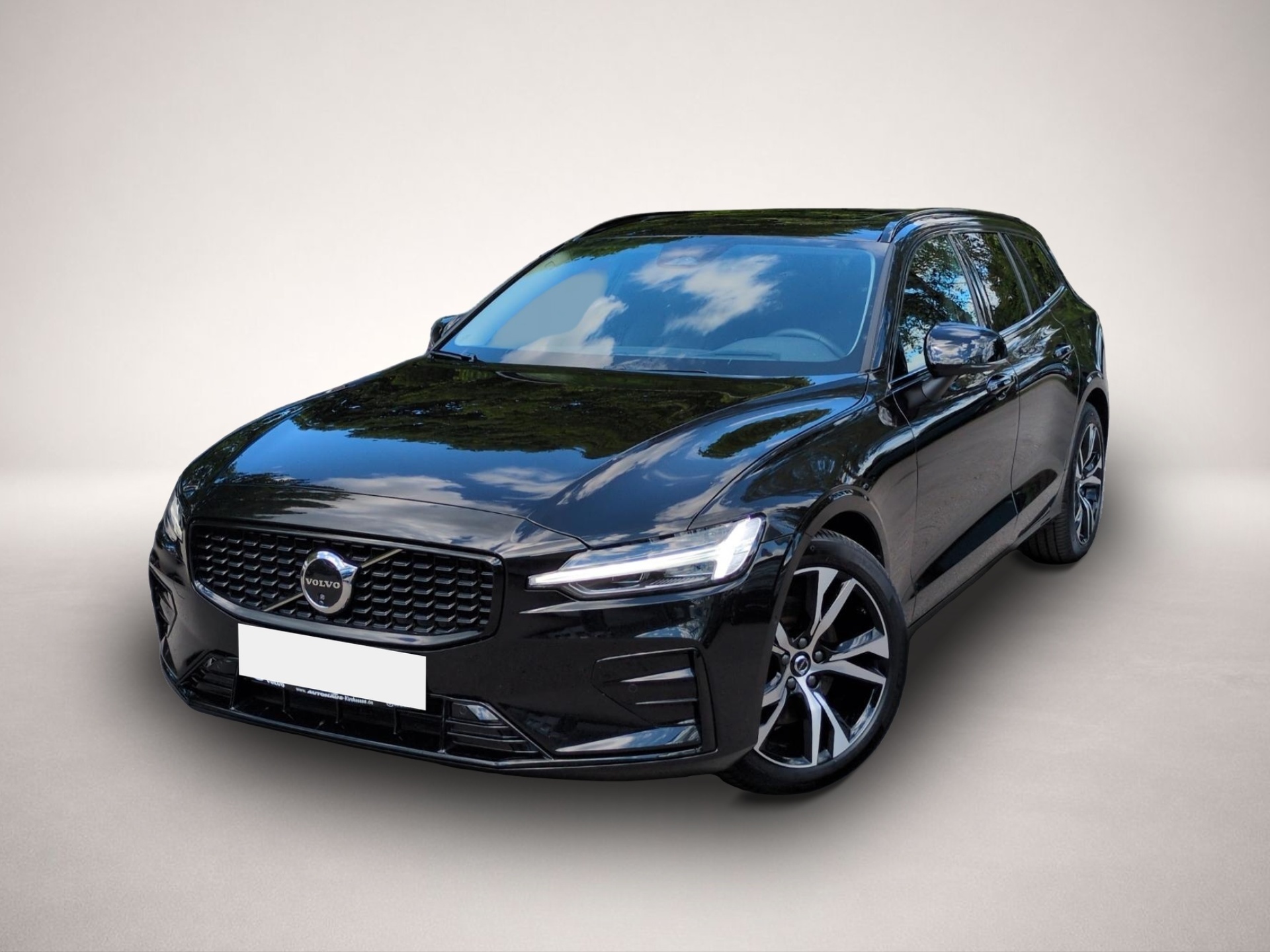 Volvo V60 (09/2025, Benzin)