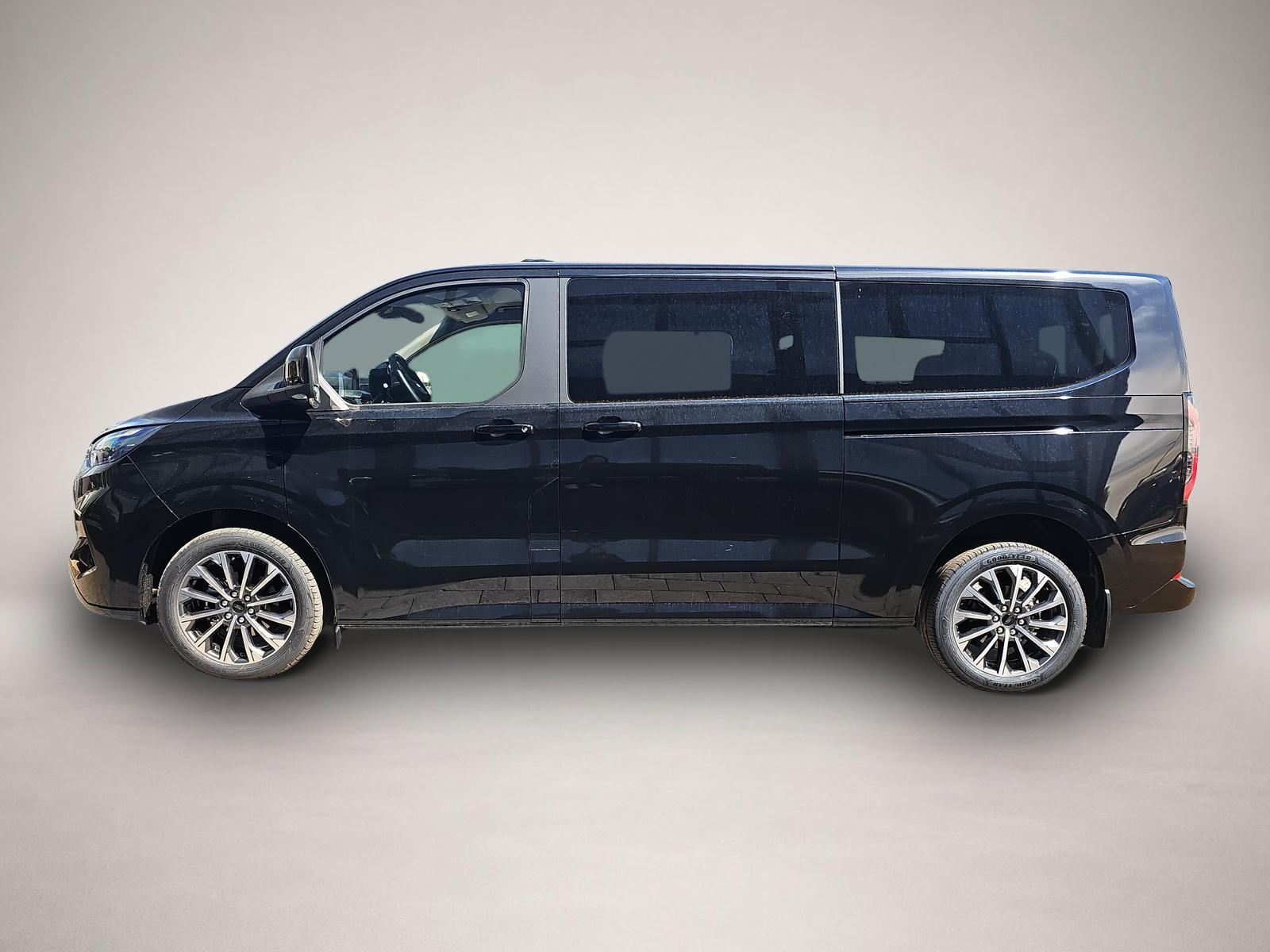 Ford Tourneo Custom (04/2025, Diesel)
