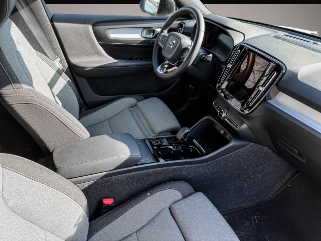 Volvo XC40 (11/2023, Benzin)
