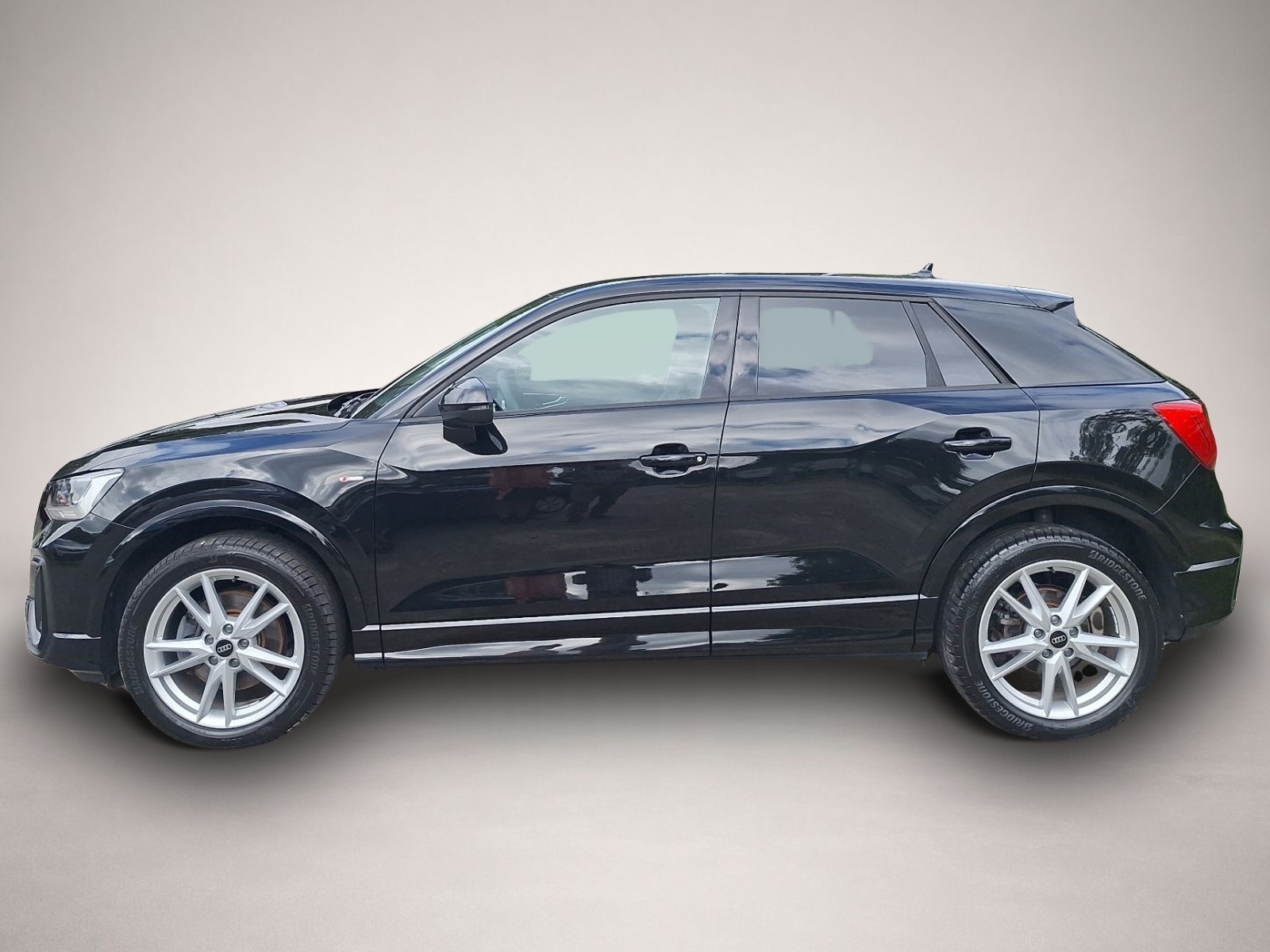 Audi Q2 (08/2025, Benzin)