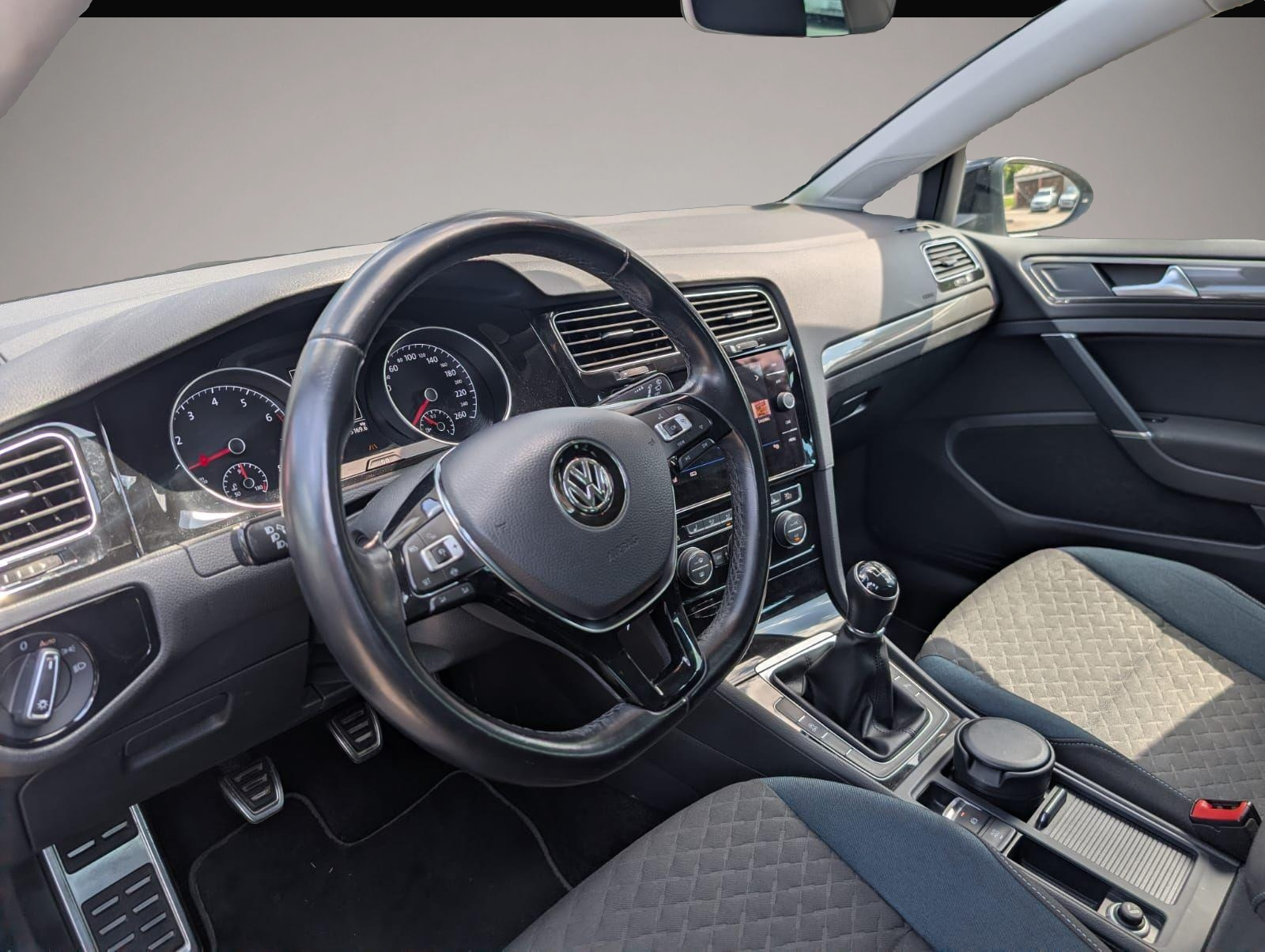 Volkswagen Golf (01/2020, Benzin)