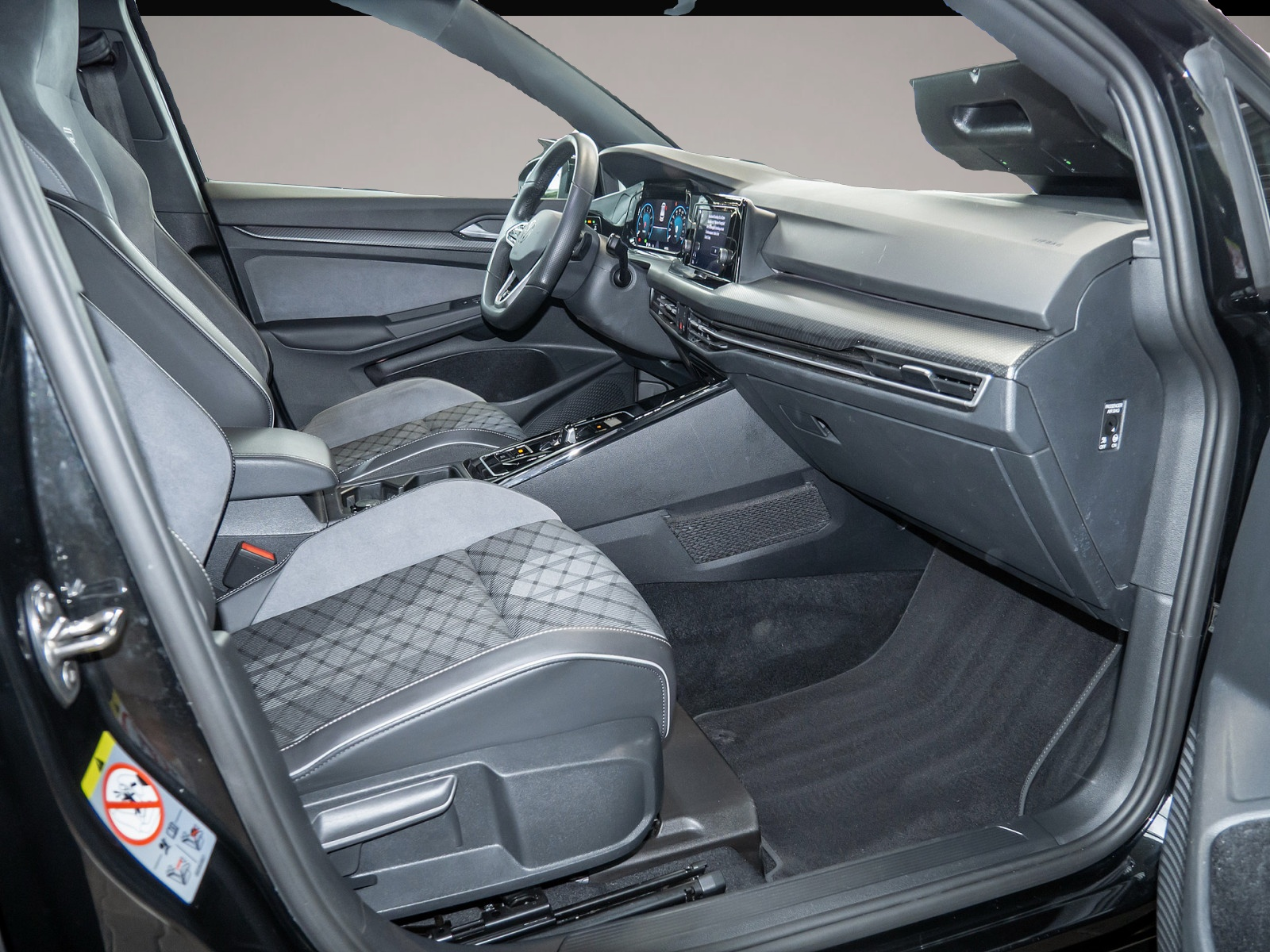 Volkswagen Golf (03/2024, Benzin)