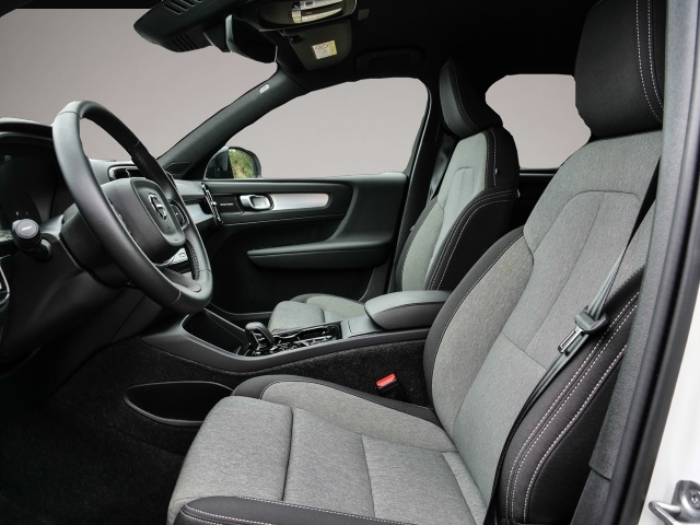 Volvo XC40 (07/2025, Benzin)