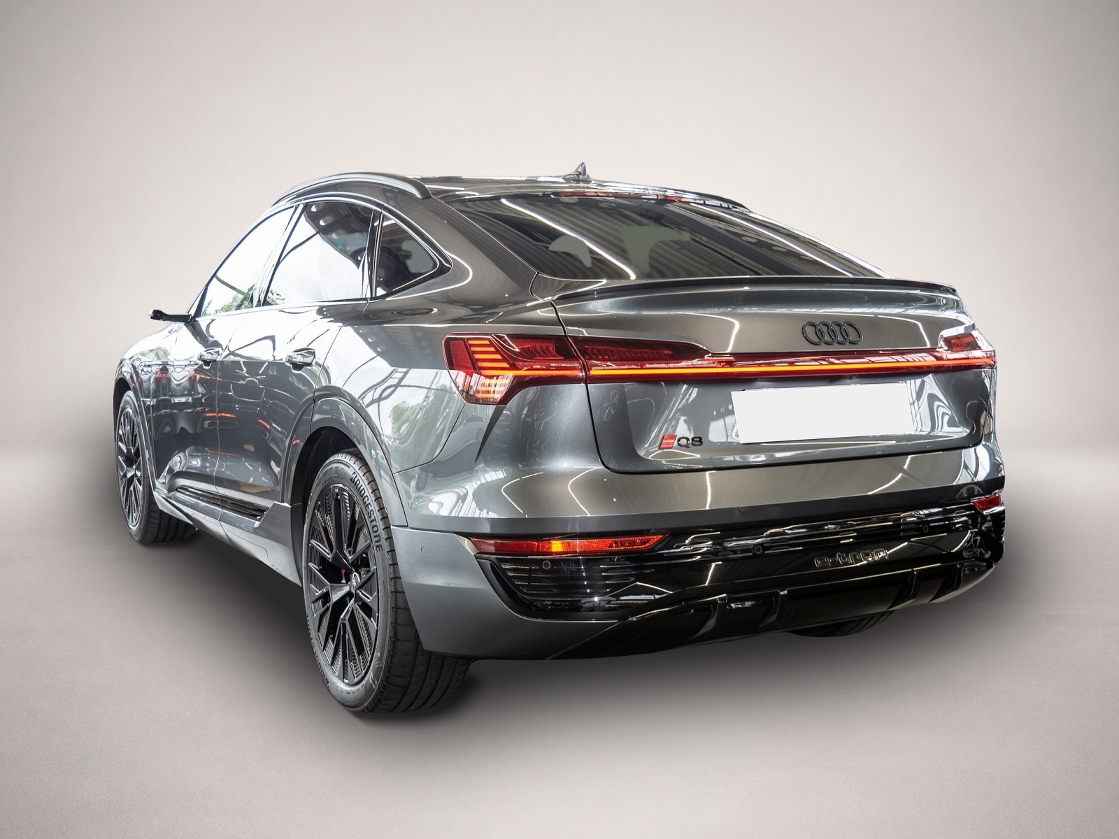 Audi Q8 e-tron (06/2024, ELECTRIC)