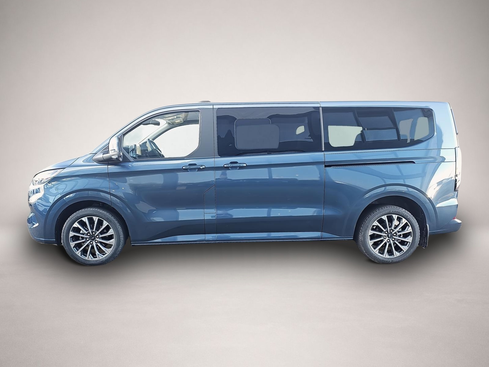 Ford Tourneo Custom (11/2025, Diesel)