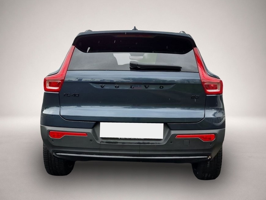 Volvo XC40 (10/2025, Benzin)