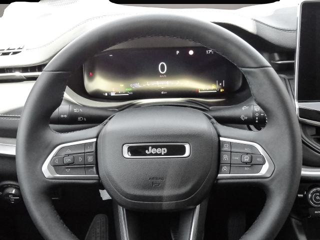 Jeep Compass (10/2023, Benzin)