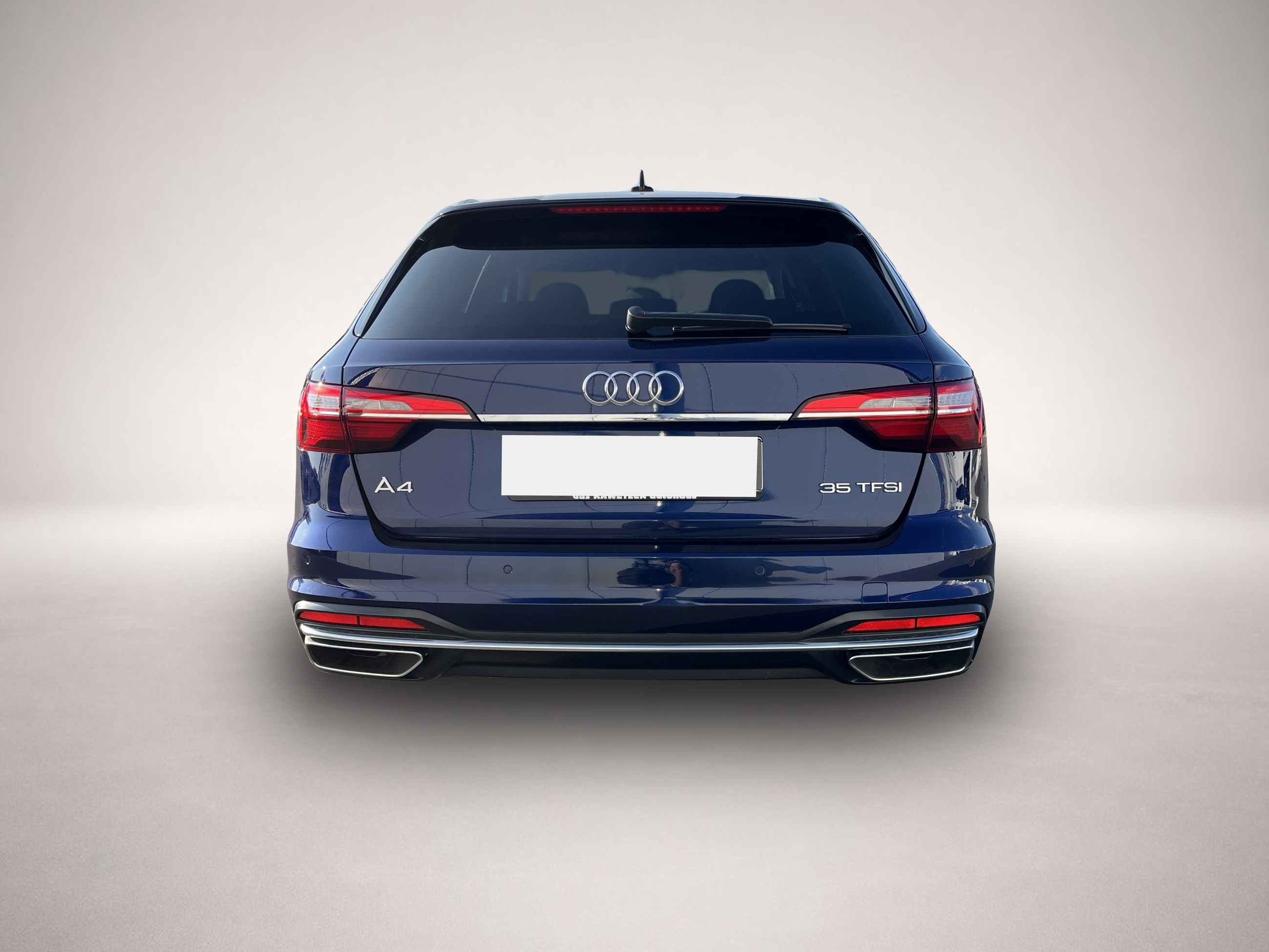 Audi A4 (03/2023, Benzin)