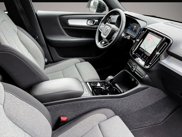 Volvo XC40 (03/2023, Benzin)