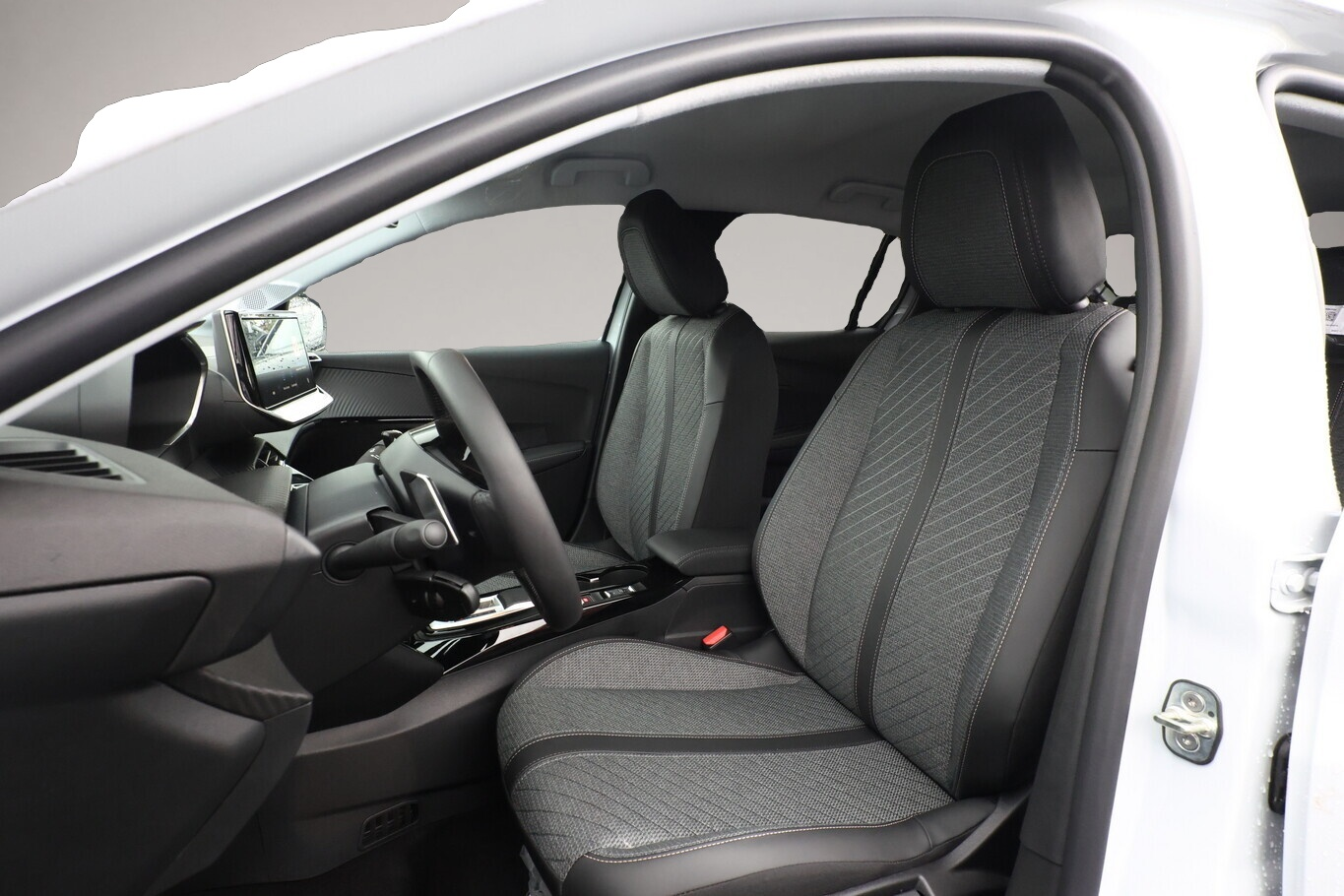 Peugeot 208 (11/2025, Benzin)