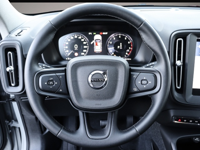 Volvo XC40 (08/2023, Benzin)