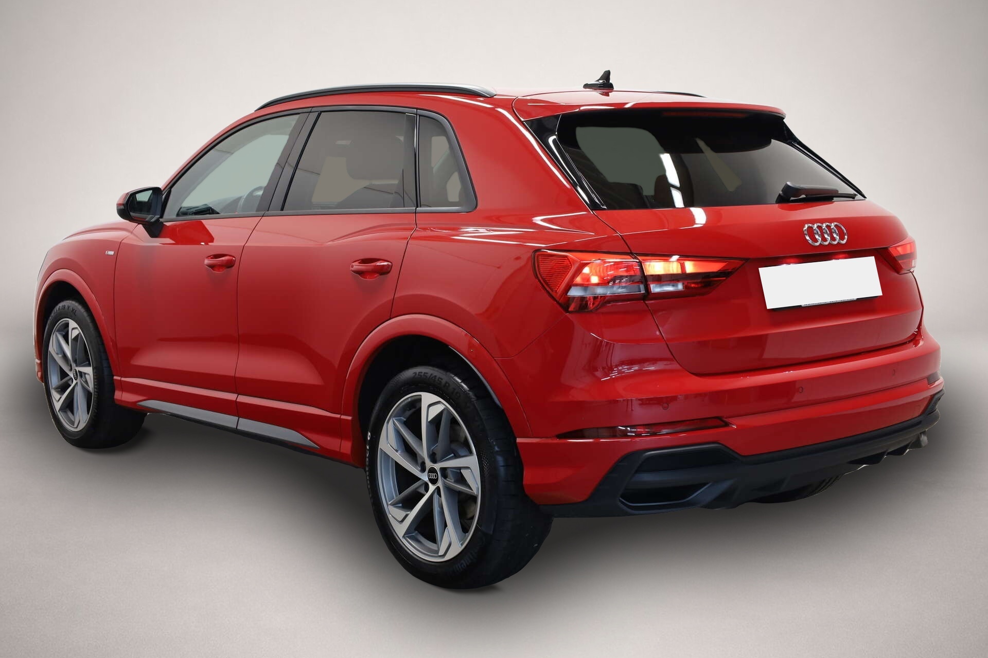 Audi Q3 (01/2026, Benzin)