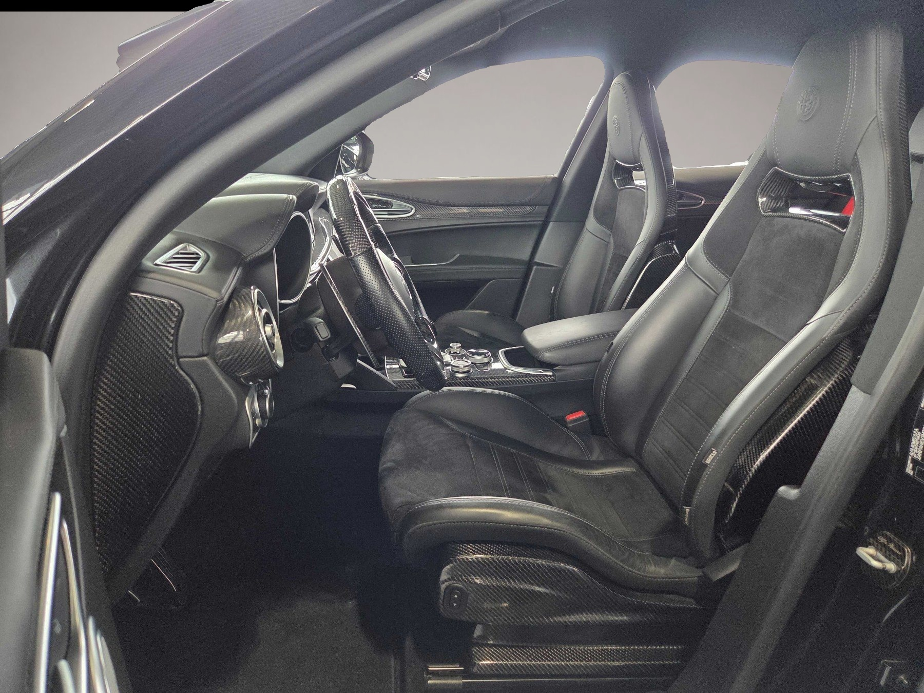 Alfa-Romeo Stelvio (12/2021, )