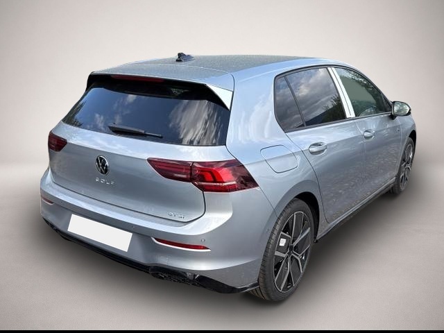 Volkswagen Golf (07/2026, Benzin)
