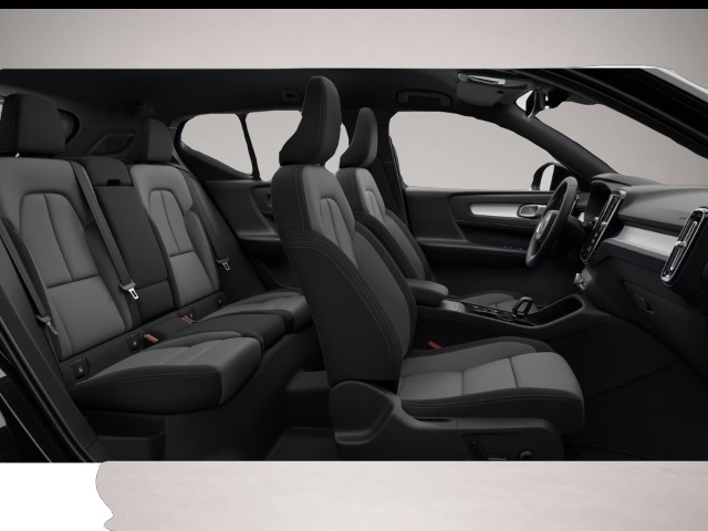 Volvo XC40 (05/2026, Benzin)