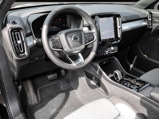 Volvo XC40 (11/2023, Benzin)