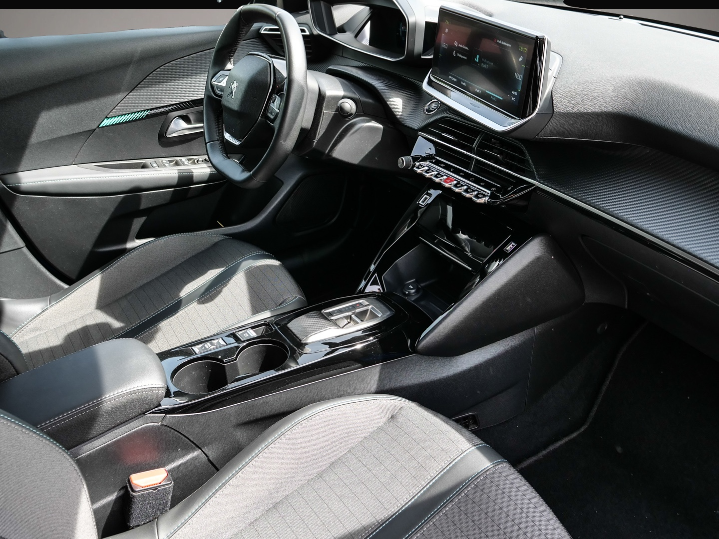 Peugeot 208 (04/2022, ELECTRIC)