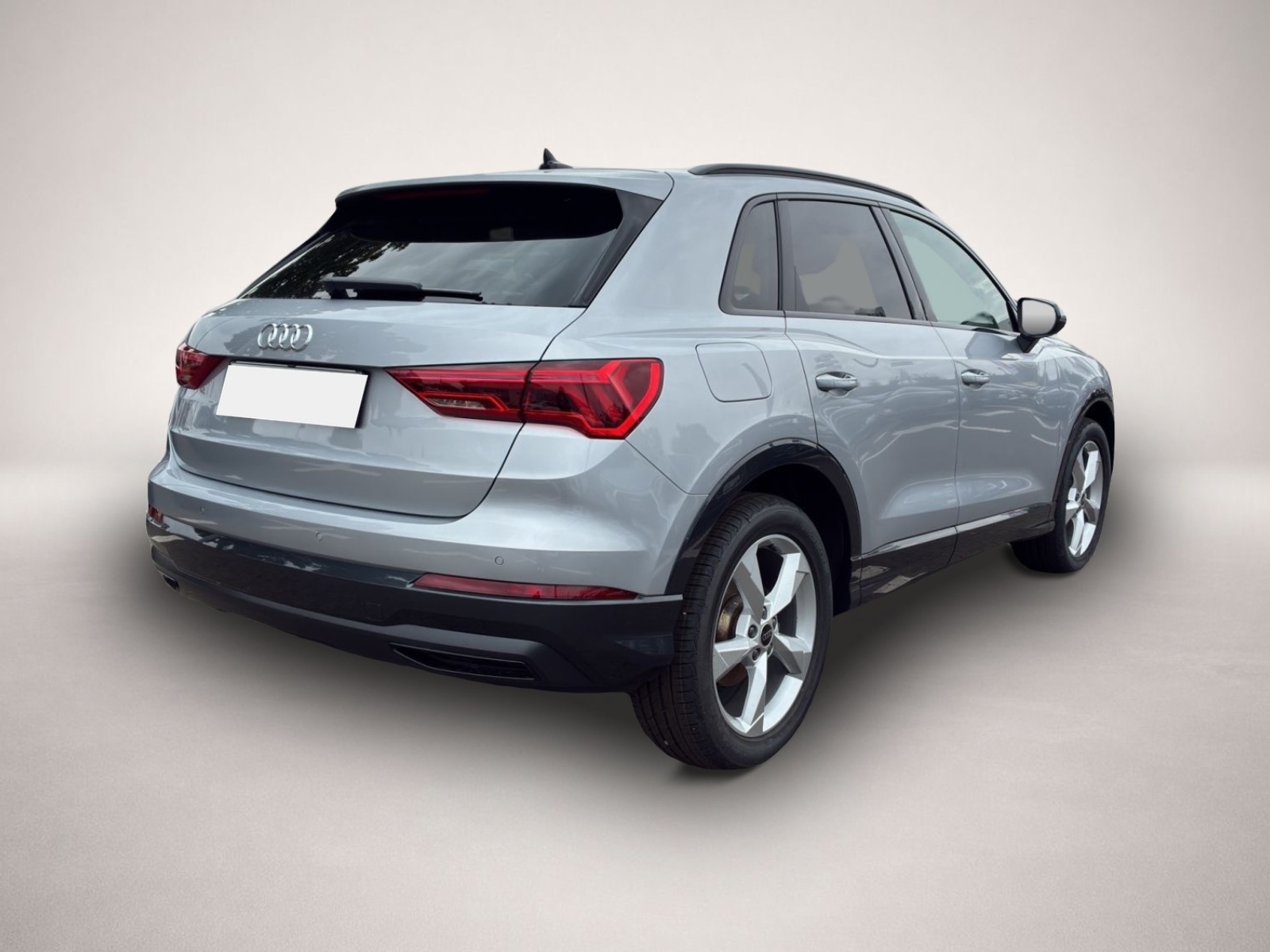 Audi Q3 (09/2025, Benzin)