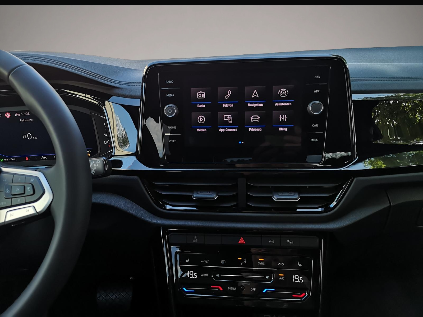 Volkswagen T-Roc (06/2026, Benzin)